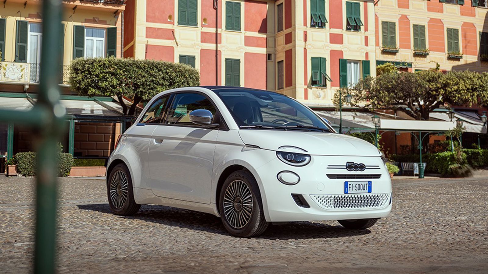 Fiat: Ντεμπούτο για τα νέα 500 Dolcevita και 500 3+1